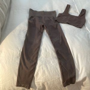 Joy lab workout set size small - brownish purple ribbed material